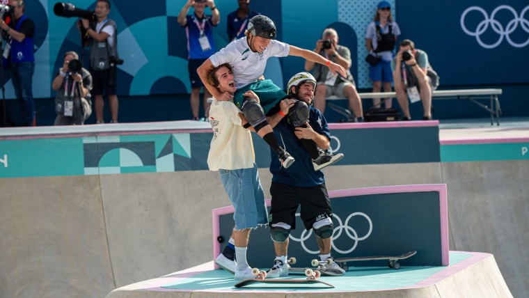 Aussie Palmer, American Schaar rip it in skateboard park