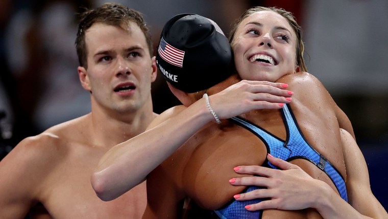 U.S. stars team up for mixed medley relay gold, world record