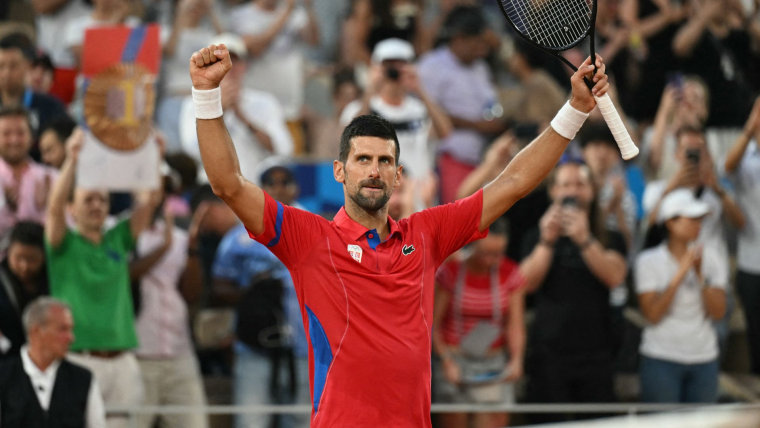Djokovic takes down Tsitsipas, claims spot in semifinals