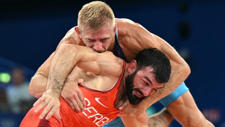 Team USA's 74kg wrestler Kyle Dake wins bronze in Paris