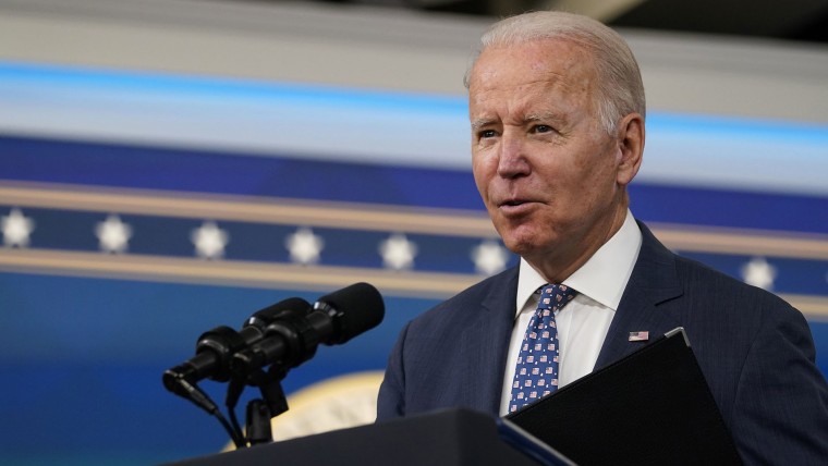 Biden delivers remarks on efforts to replace lead pipes