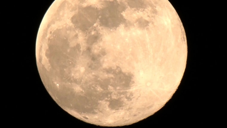 बीवर मून सुपरमून एशिया और उत्तरी अफ्रीका पर चमकता है 1 f mo lon beavermoon 241115