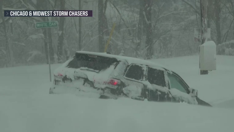 New round of heavy lake effect snow hits Upper Midwest and Northeast