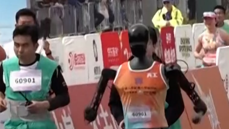 Teams compete for fastest robot in Beijing race