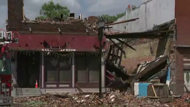 Devastating tornado hits St. Louis