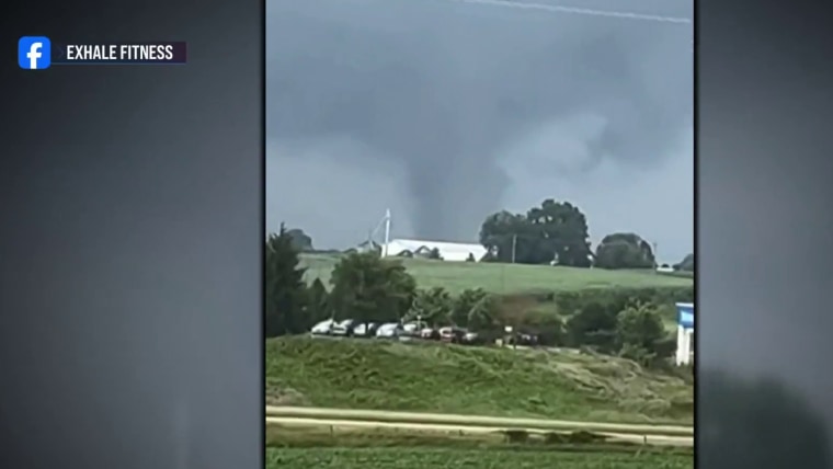 Tornado rips through western Wisconsin