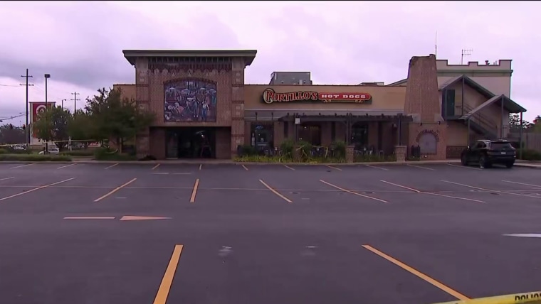 1 killed, 14 injured after car crashes into restaurant in Chicago