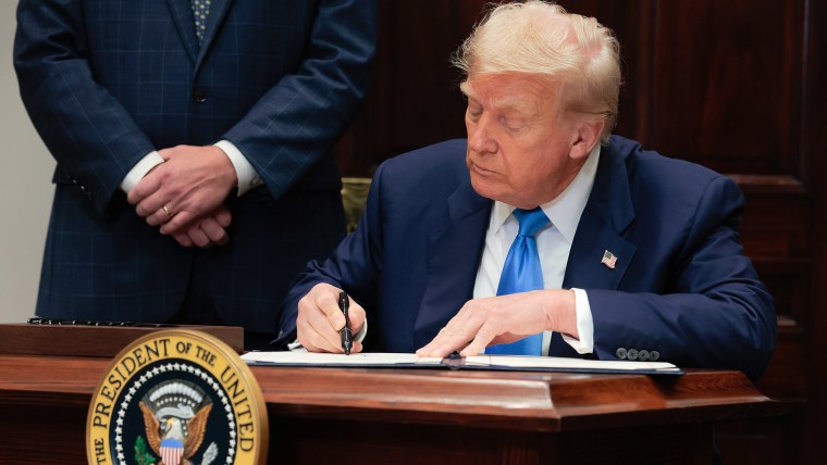 Trump signs executive order to revitalize the Presidential Fitness Test