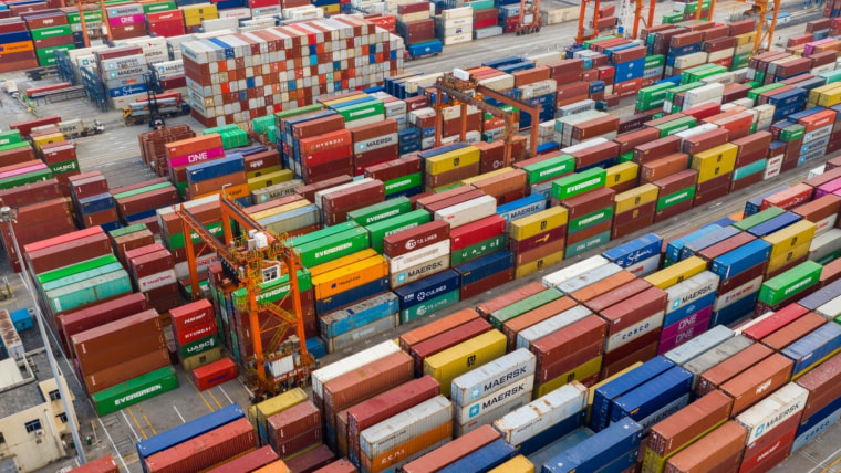 U.S. tariffs take effect as Trump widens trade war