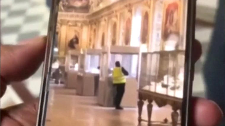 Questions Mount Over Security Failure at Louvre Following Heist