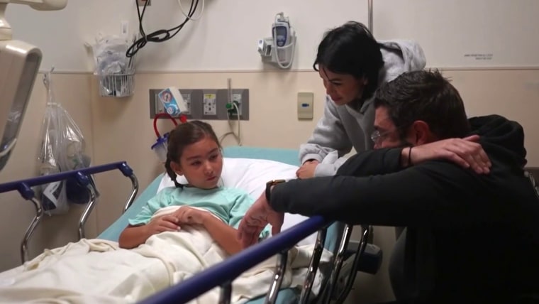 耳の手術後の娘の手術に両親が奮闘 耳の手術後の娘の手術に両親が奮闘