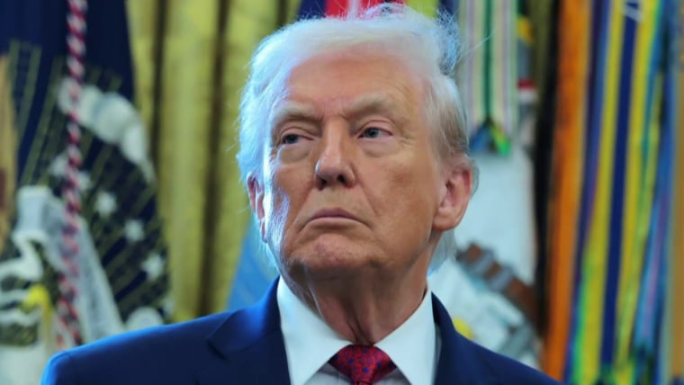 அனுமதிக்கப்பட்ட எண்ணெய் கப்பலை அமெரிக்கா தீவிரமாக பின்பற்றுகிறது