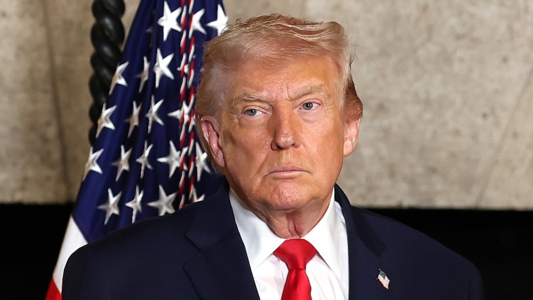 US Strikes ISIS in Nigeria; Trump Speaks Out on Epstein Files -
                      1. Resim