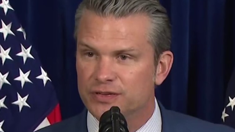 Hegseth says Maduro ‘effed around and found out’插图