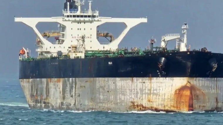 U.S. secures oil tanker linked to Venezuela, officials say插图