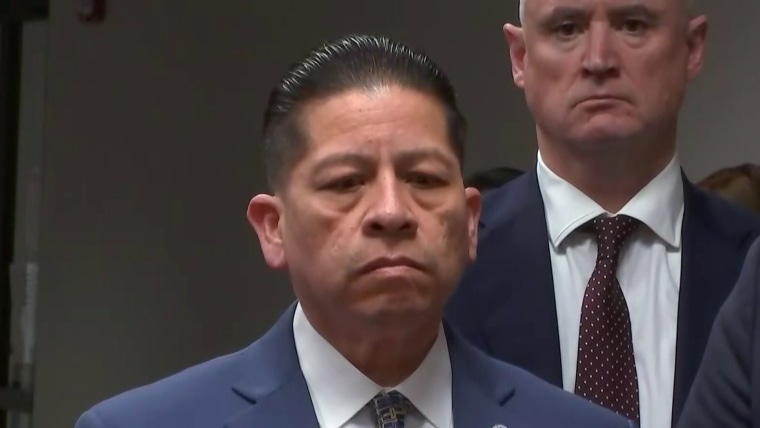 Uvalde school officer found not guilty on all counts插图 Uvalde school officer found not guilty on all counts插图