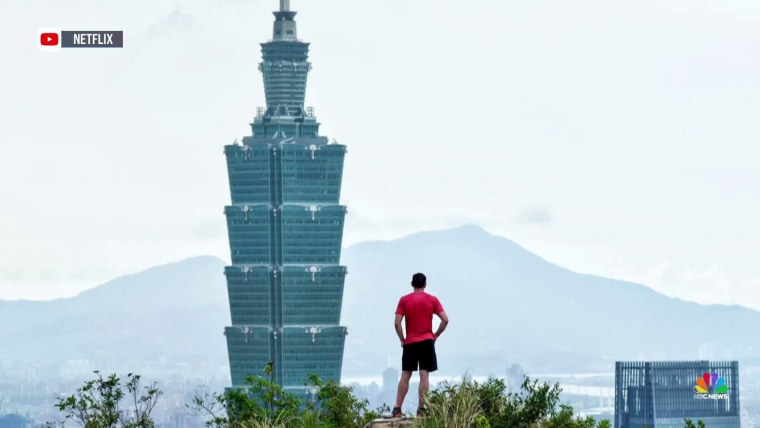 Climber Alex Honnold to scale skyscraper live on Netflix插图 Climber Alex Honnold to scale skyscraper live on Netflix插图
