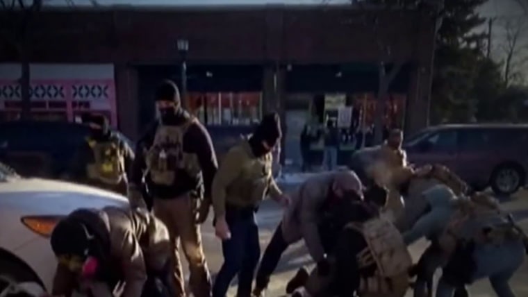 Minneapolis on edge after second fatal shooting involving federal officers插图 Minneapolis on edge after second fatal shooting involving federal officers插图