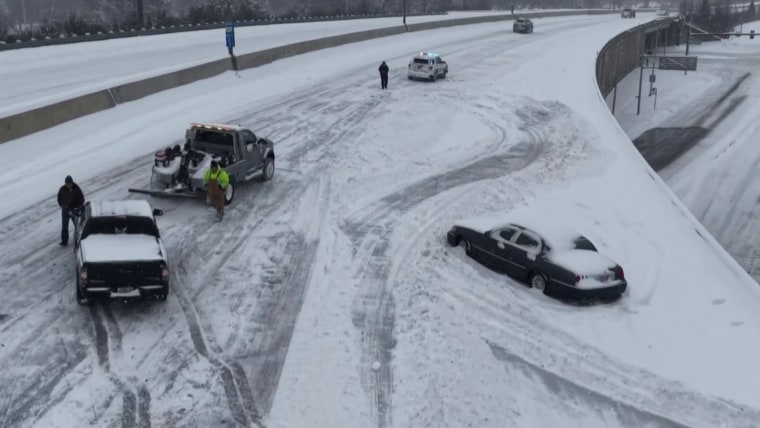 Cities at standstill from crippling ice and snow插图 Cities at standstill from crippling ice and snow插图