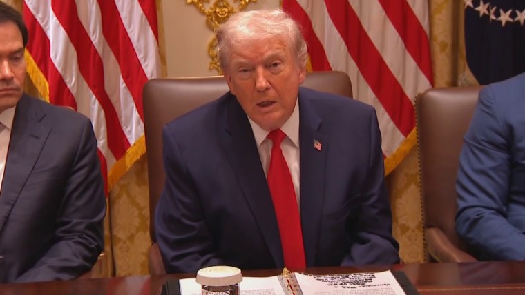 Trump says he and Democrats are ‘getting close’ to a deal to resolve shutdown fight插图