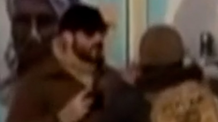 New video shows moments before Alex Pretti shot插图