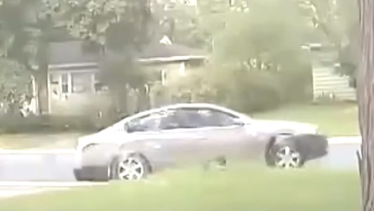 ICE officer who shot driver dragged by vehicle in June插图 ICE officer who shot driver dragged by vehicle in June插图