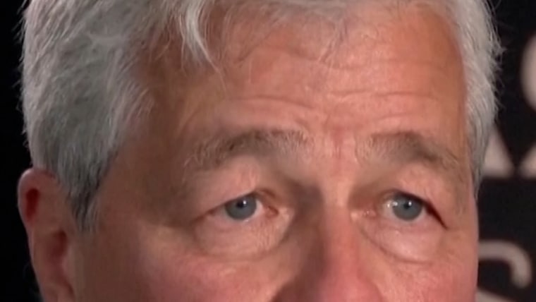 Trump sues JPMorgan Chase and Jamie Dimon for $5B插图