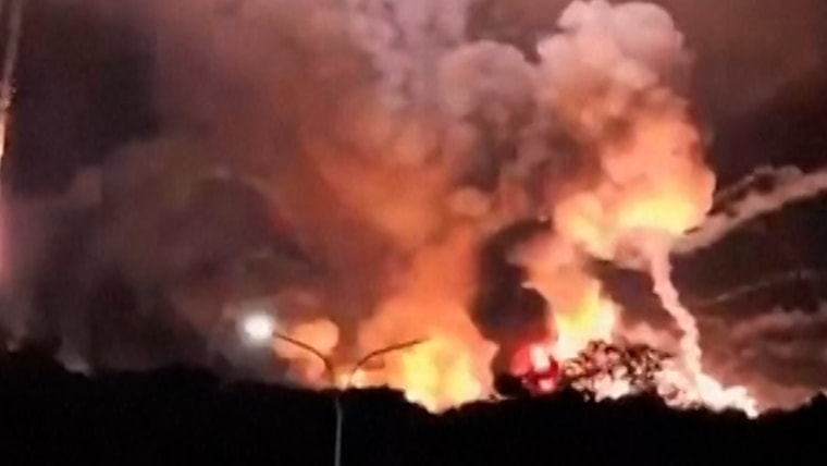 Multiple explosions rock Venezuelan coastal city插图