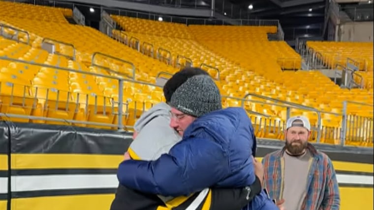 Steelers give Super Bowl tickets to food bank founder插图