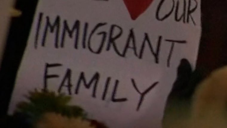 Protests held in several U.S. cities after ICE shooting插图