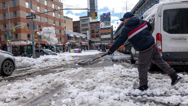 More Snow Hits Northeast as it Continues to Dig Out From Blizzard
