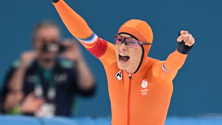 Dutch speedskater Femke Kok sets new Olympic record
