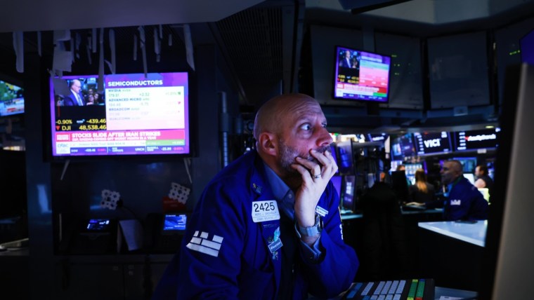 U.S. economy unexpectedly loses 92,000 jobs in February