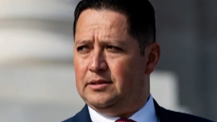 Republicans calling on Gonzales to drop reelection bid