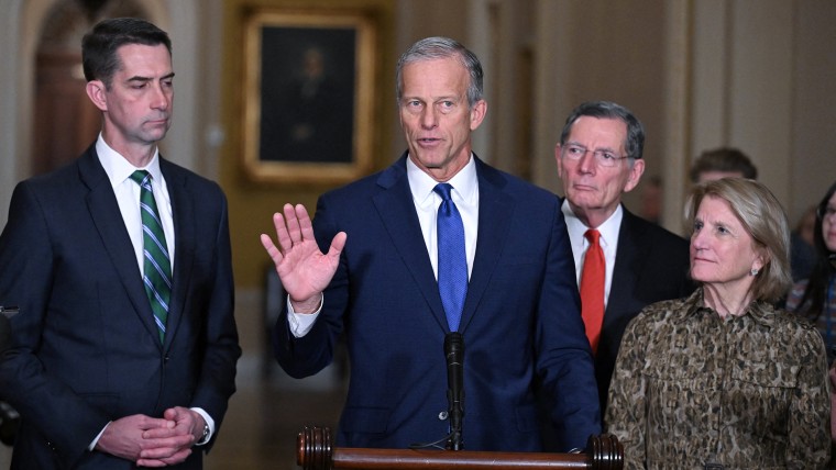 Potential Deal to Fund DHS Stalls Again as Shutdown Drags on