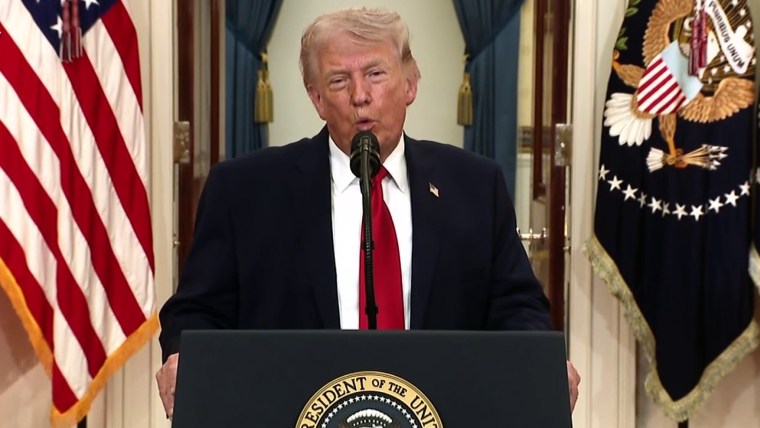 विशेष: ट्रम्प ने मारे गए अमेरिकी वायुसैनिक के ‘ईस्टर चमत्कार’ बचाव पर प्रतिक्रिया व्यक्त की