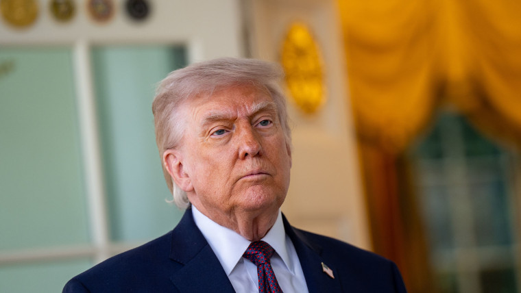 ट्रंप ने ‘नो टैक्स ऑन टिप्स’ गोलमेज सम्मेलन में हिस्सा लिया