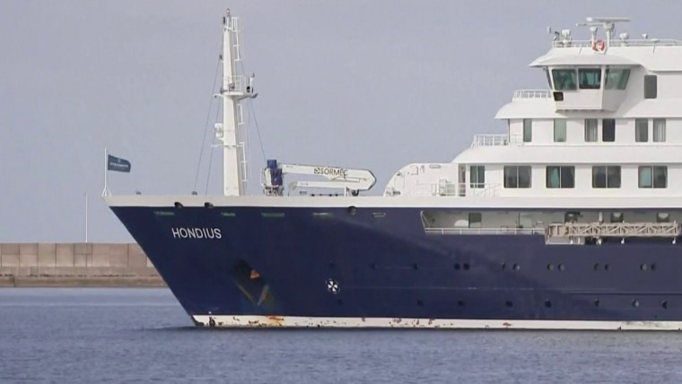 Inside American passengers’ journey home from hantavirus-hit cruise ship  www.nbcnews.com