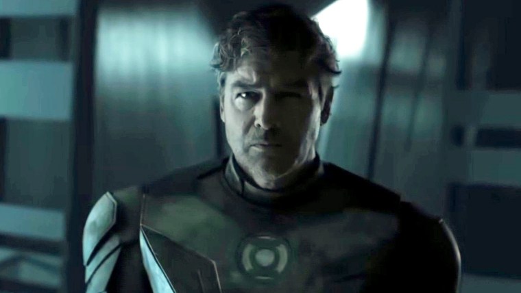 See Hal Jordan's Green Lantern Suit in New 'Lanterns' Trailer