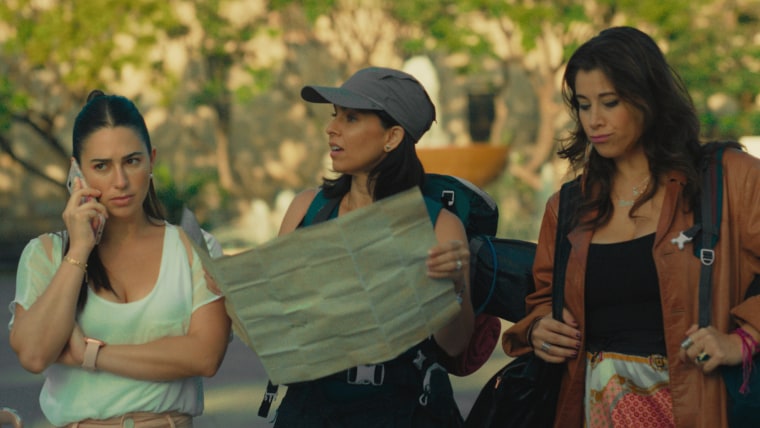 Marta Méndez Cross, Virginia Novello, and Valeria Maldonado in Las Tres Sisters, 2025.