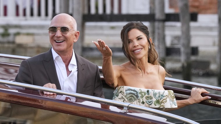 Jeff Bezos,Lauren Sanchez