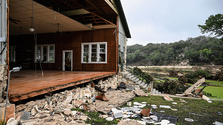 Slideshow of flood images.