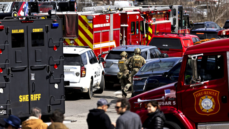 Image: Suspect Dead in Apparent Attack on Temple Israel Synagogue in West Bloomfield, Michigan