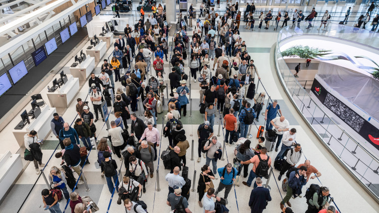 Image: George Bush International Airport Continues To Be Plagued By Extremely Long TSA Lines