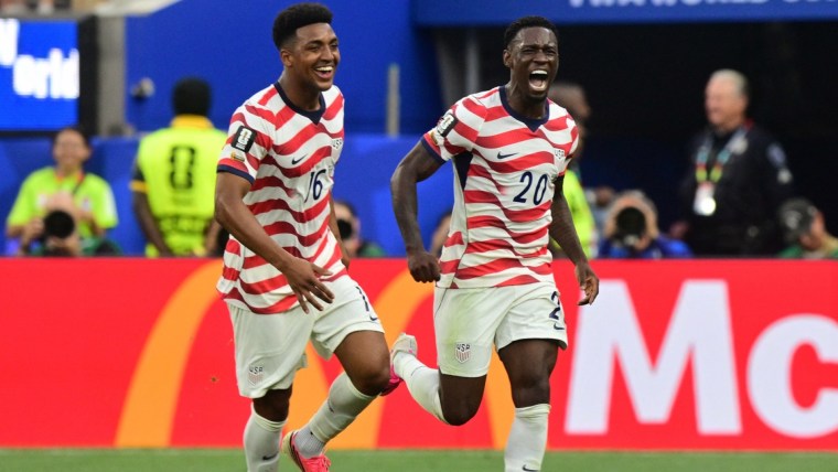 ¡Balogun amplía la ventaja! Gran asistencia de Pulisic para el 2