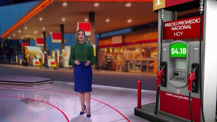 El precio de la gasolina cae por debajo de los $4 por primera vez en 5 ...