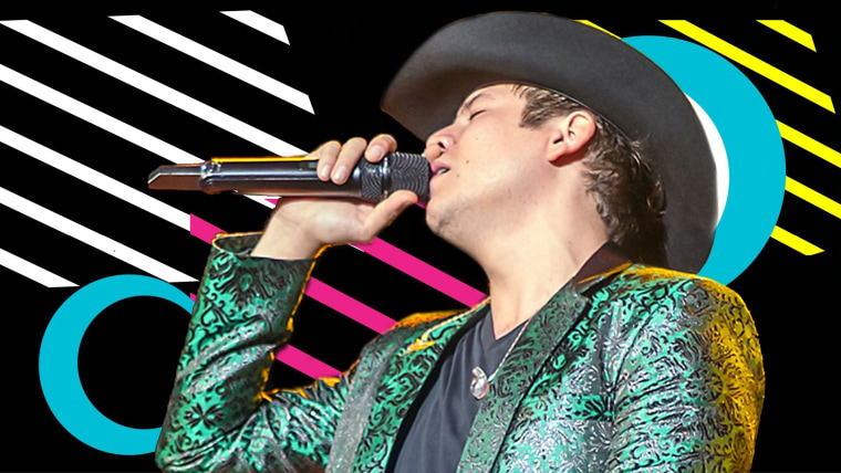 Remmy Valenzuela reaparece en concierto tras cuatro meses del escándalo de violencia