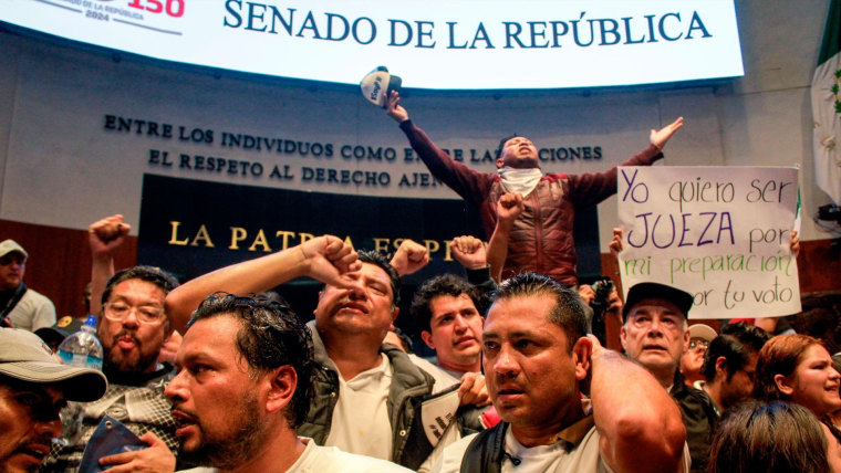 El Senado mexicano aprueba la polémica reforma judicial de López ...