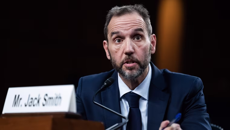 Jack Smith difende le indagini di Trump in un processo acceso