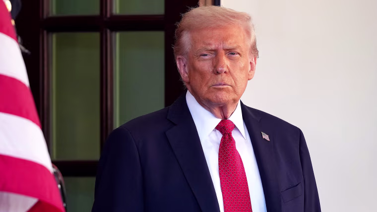 Il giudice federale ordina a Trump di interrompere la diffusione di annunci pubblicitari finanziati dai contribuenti